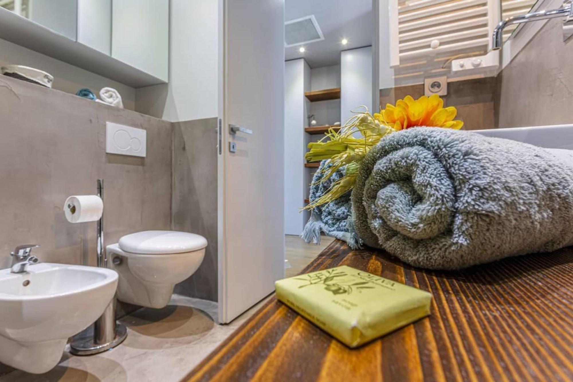 Fleurs 22 - City Center - Modern W Terrace Ница Екстериор снимка
